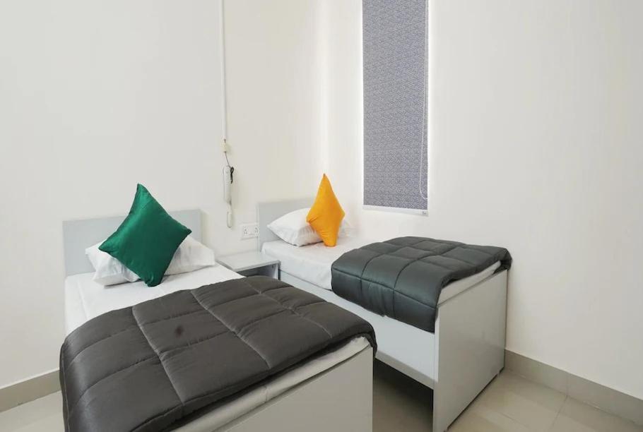 Hotel Cyber Pride Hyderabad Eksteriør billede